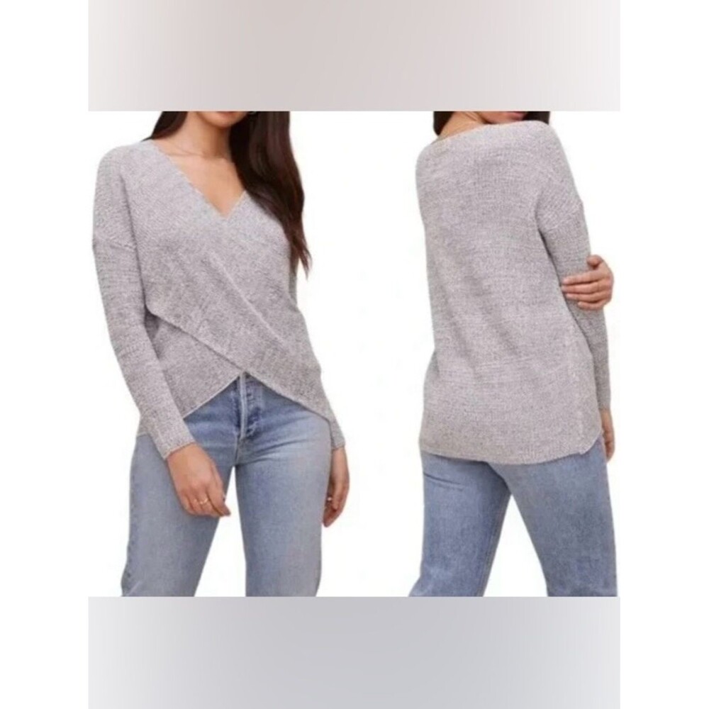 ASTR The Label Long Sleeve V-Neck Gray Wrap Marled Knit Sweater. Small.